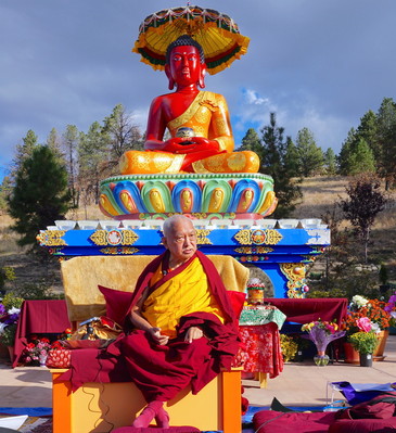 Lama Zopa Rinpoche teaching before the Amitabha festival at Buddha Amitabha Pure Land, USA, October 2016. Photo: Lobsang Sherab.